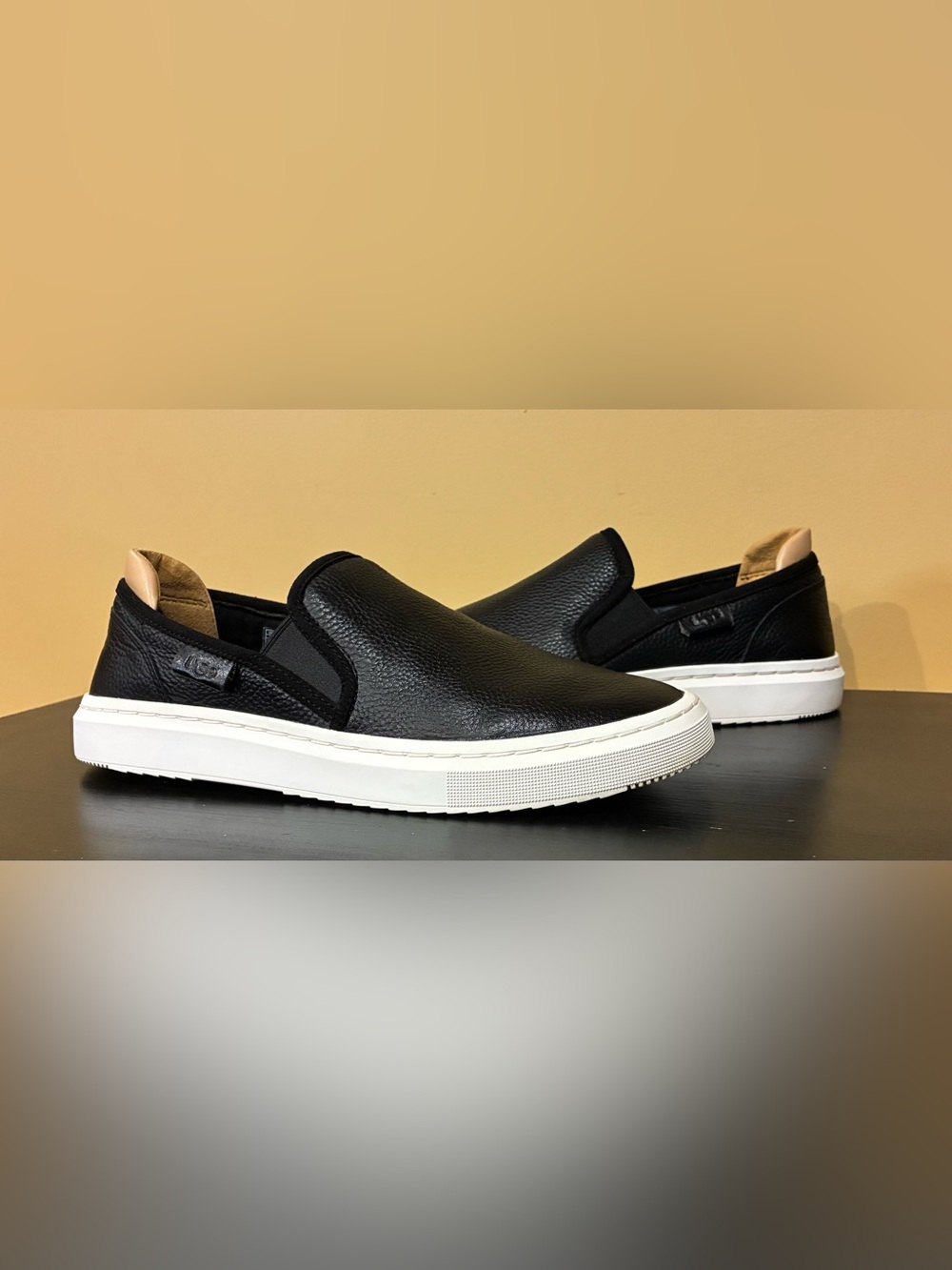 UGG Alameda Slip On Sneaker Black Leather SZ. 8.5 Women’s